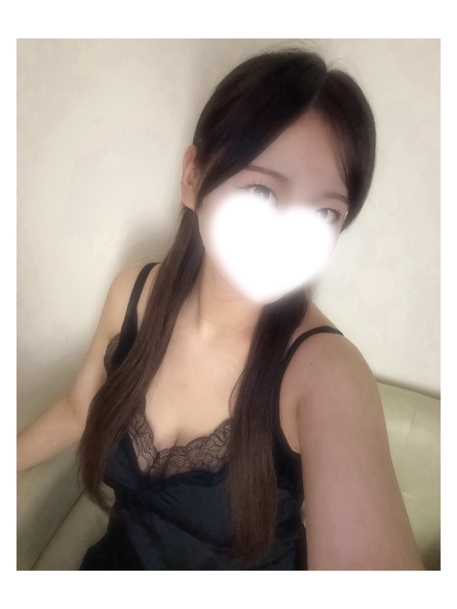 愛沢かれん