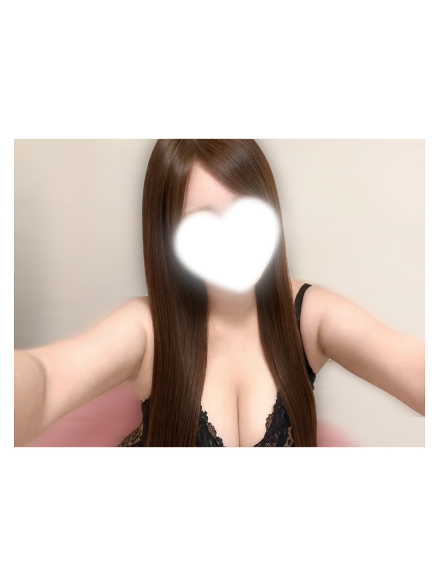 愛沢かれん