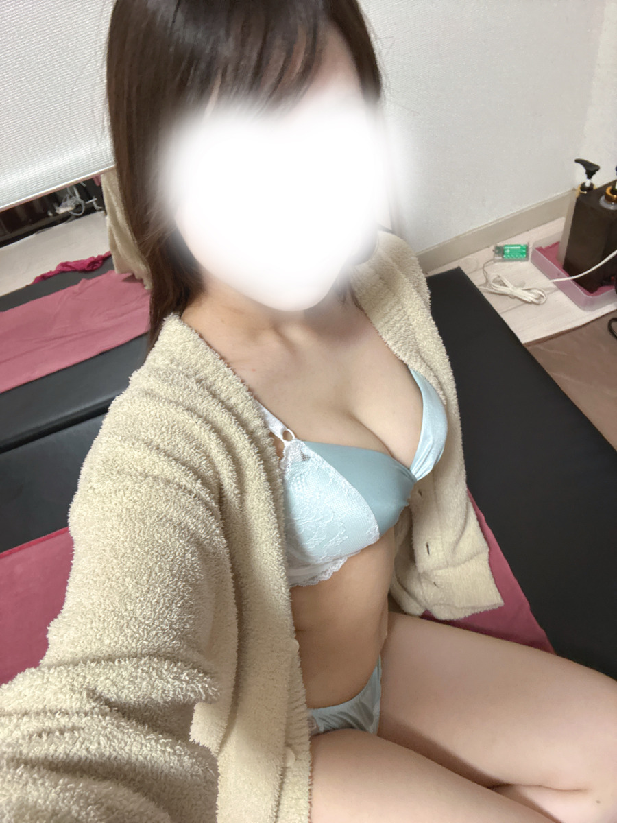 愛乃たろ