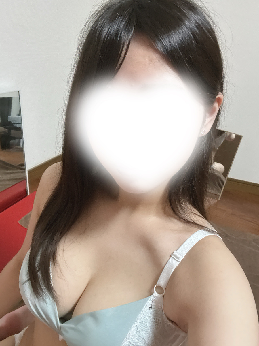 愛乃たろ